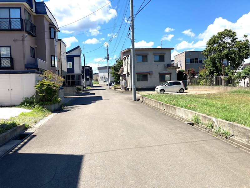【ハシモトホーム売地】西滝一丁目 現地写真（前面道路含む現地写真）