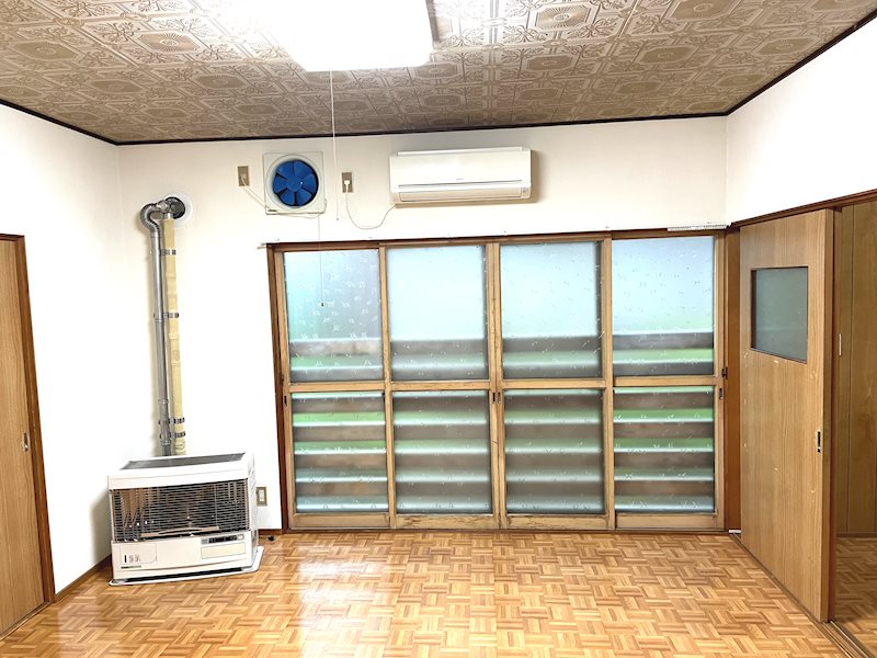 【ハシモトホーム】金沢三丁目中古住宅 内観写真（リビング）