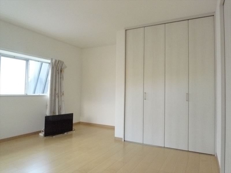 緑が丘2丁目 中古住宅 内観写真（リビング以外の居室）
