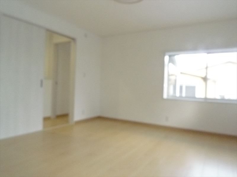 緑が丘2丁目 中古住宅 内観写真（リビング以外の居室）