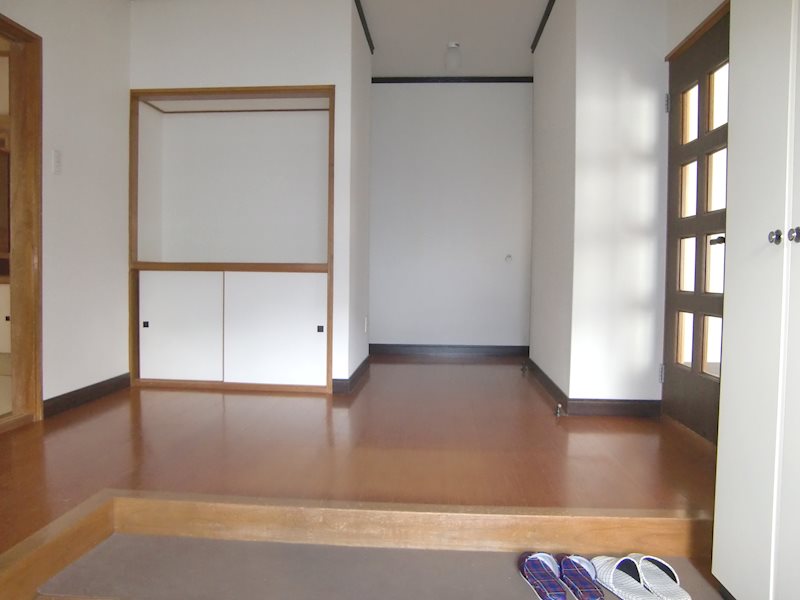 平田　平屋中古住宅 現地写真（玄関）
