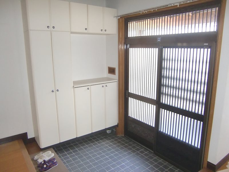 平田　平屋中古住宅 現地写真（玄関）