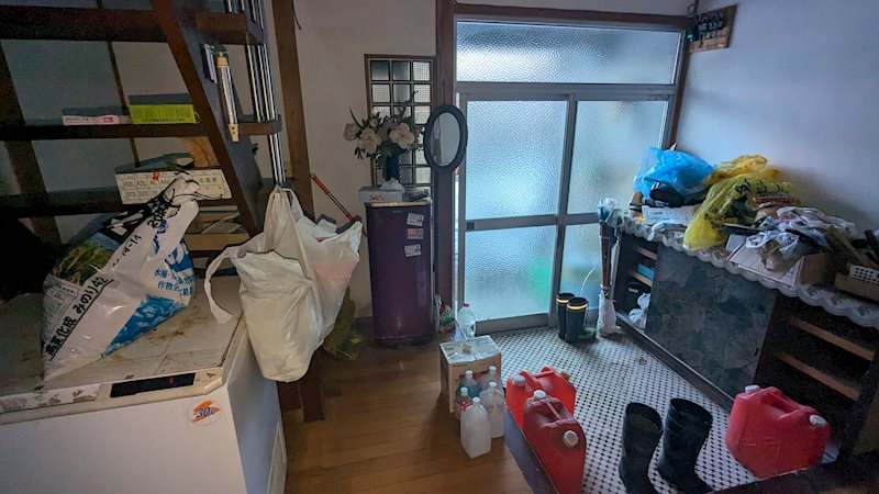 【ハシモトホーム】千刈1丁目中古住宅 現地写真（玄関）