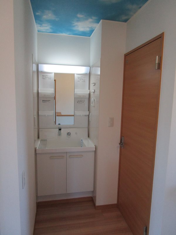 【八戸支店】上北郡六戸町小松ヶ丘3丁目_中古住宅 内観写真（洗面台・洗面所）