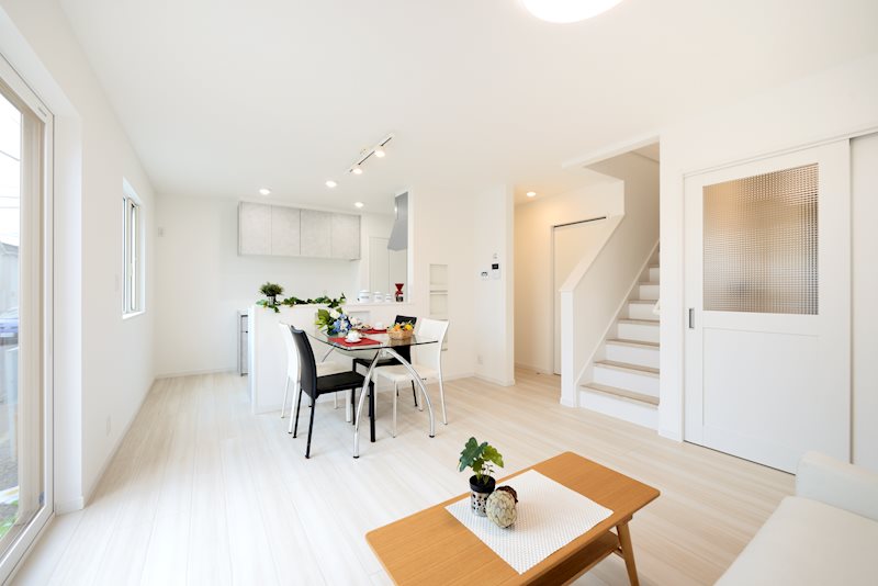 【ハシモトホーム】　青山1丁目建売住宅 内観写真（リビング）