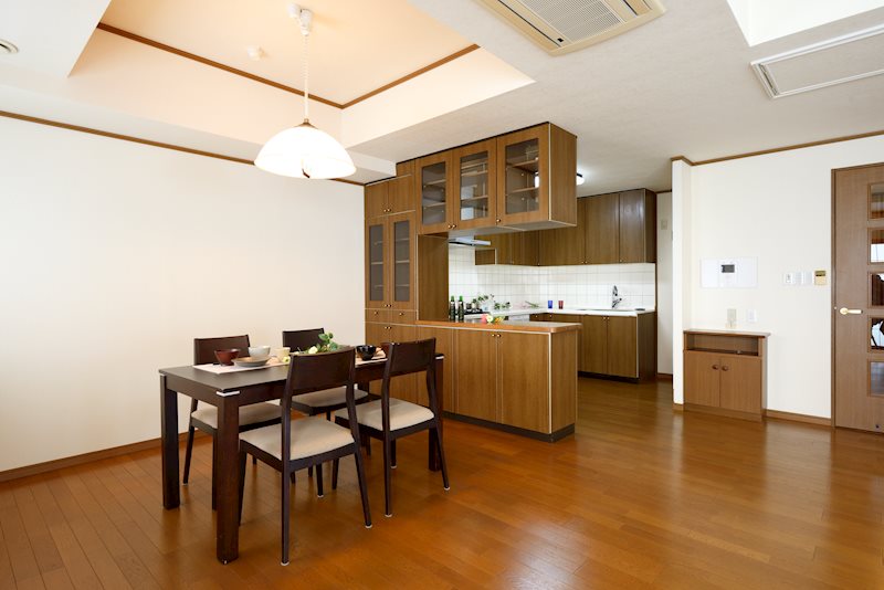 ライオンズマンション馬場町705号室 内観写真（リビング）