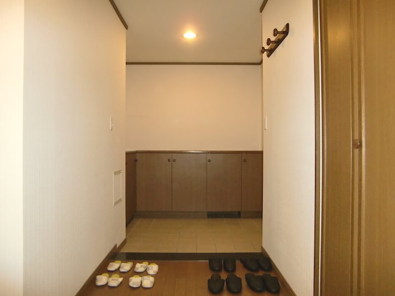 ライオンズマンション馬場町705号室 現地写真（玄関）