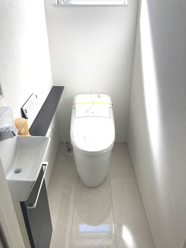 【ハシモトホーム】桜川４丁目中古住宅 内観写真（トイレ）
