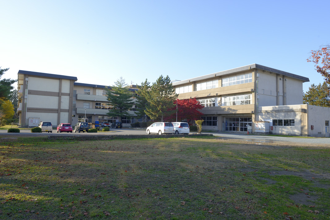 大館市片山字中通35番5 小学校