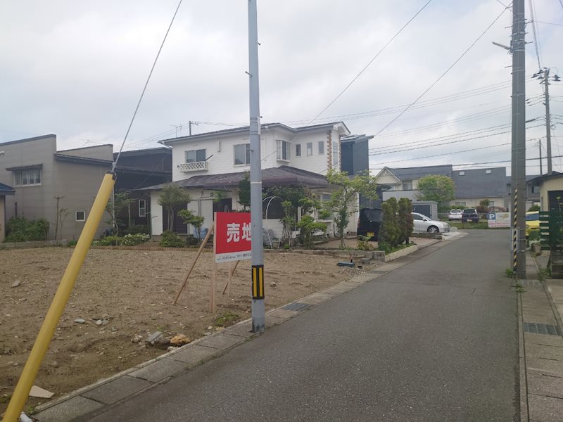 秋田市将軍野堰越280番4 現地写真（前面道路含む現地写真）