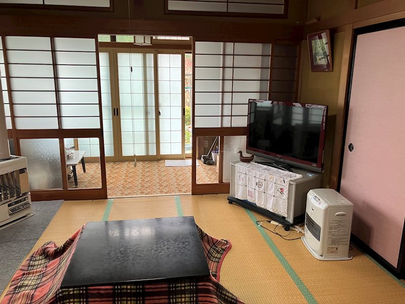 大館市花岡町長森31番 内観写真（リビング以外の居室）