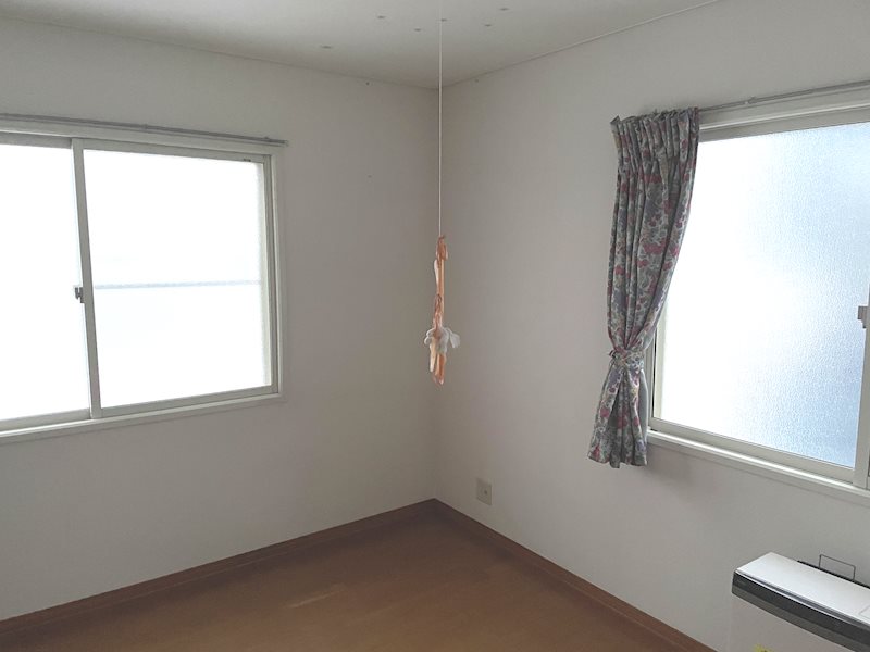 【ハシモトホーム】本泉二丁目中古住宅 内観写真（リビング以外の居室）