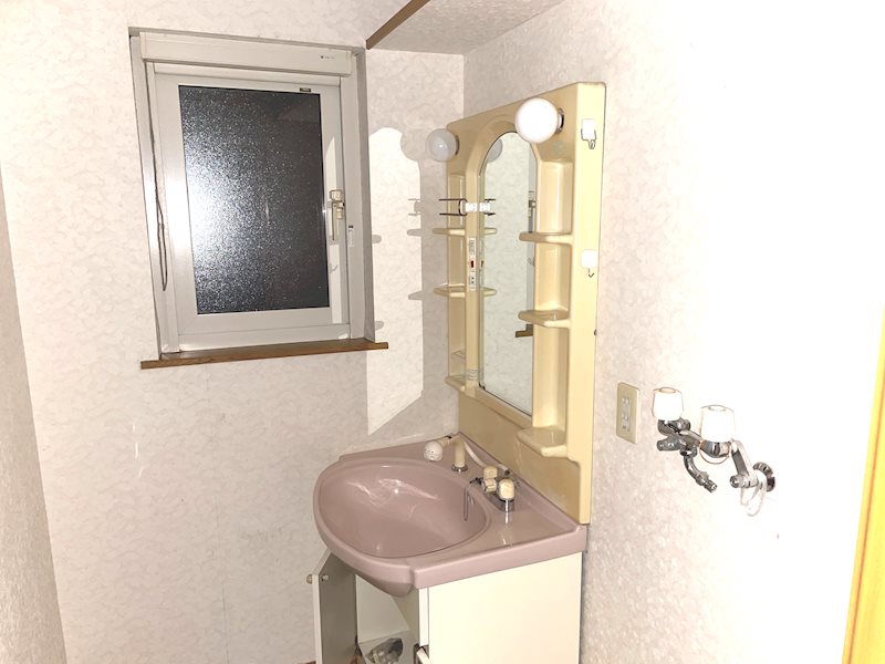 【ハシモトホーム】本泉二丁目中古住宅 内観写真（洗面台・洗面所）