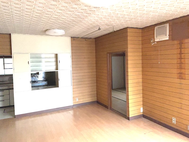 【ハシモトホーム】久須志三丁目中古住宅 内観写真（リビング）