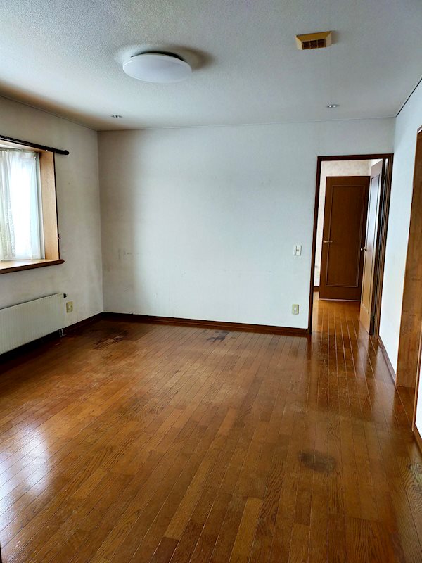 【ハシモトホーム二世帯中古住宅 】富田五丁目 内観写真（リビング）