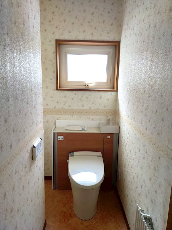 【ハシモトホーム二世帯中古住宅 】富田五丁目 内観写真（トイレ）