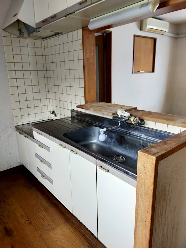 【ハシモトホーム二世帯中古住宅 】富田五丁目 内観写真（キッチン）