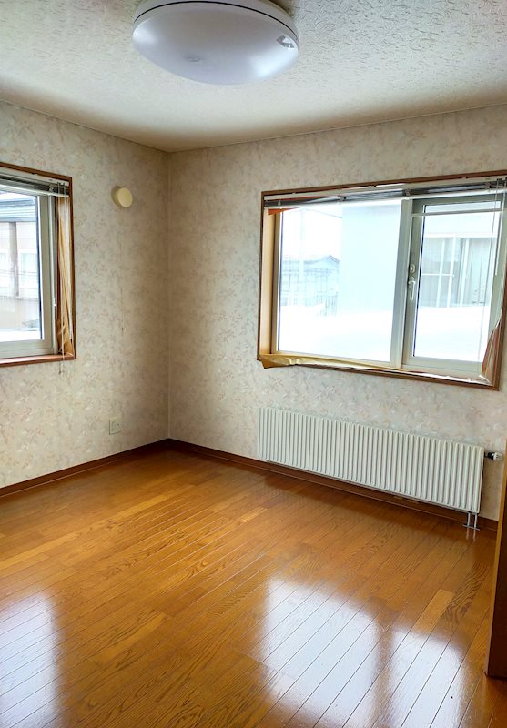 【ハシモトホーム二世帯中古住宅 】富田五丁目 内観写真（子供部屋）