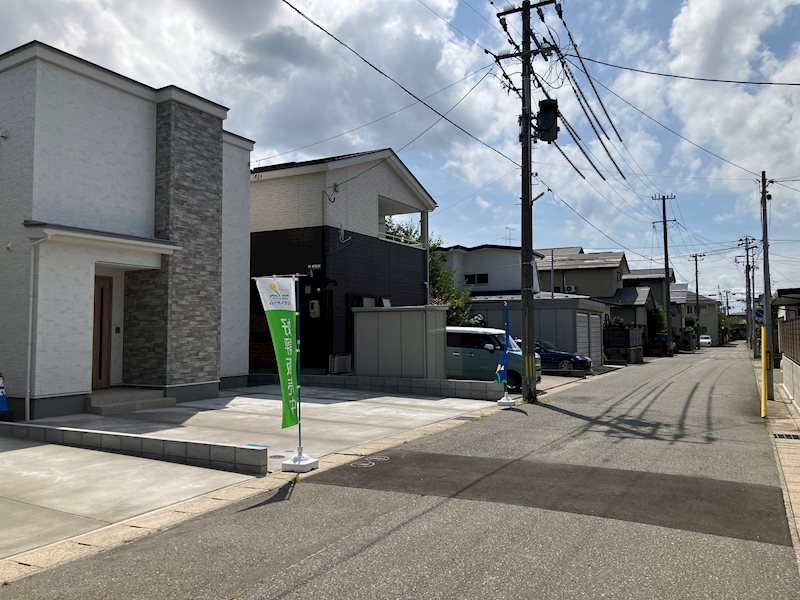 秋田市八橋大沼町141-11　【戸建B棟】 現地写真（前面道路含む現地写真）