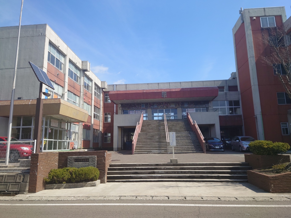 秋田市八橋大沼町141-11　【戸建B棟】 中学校