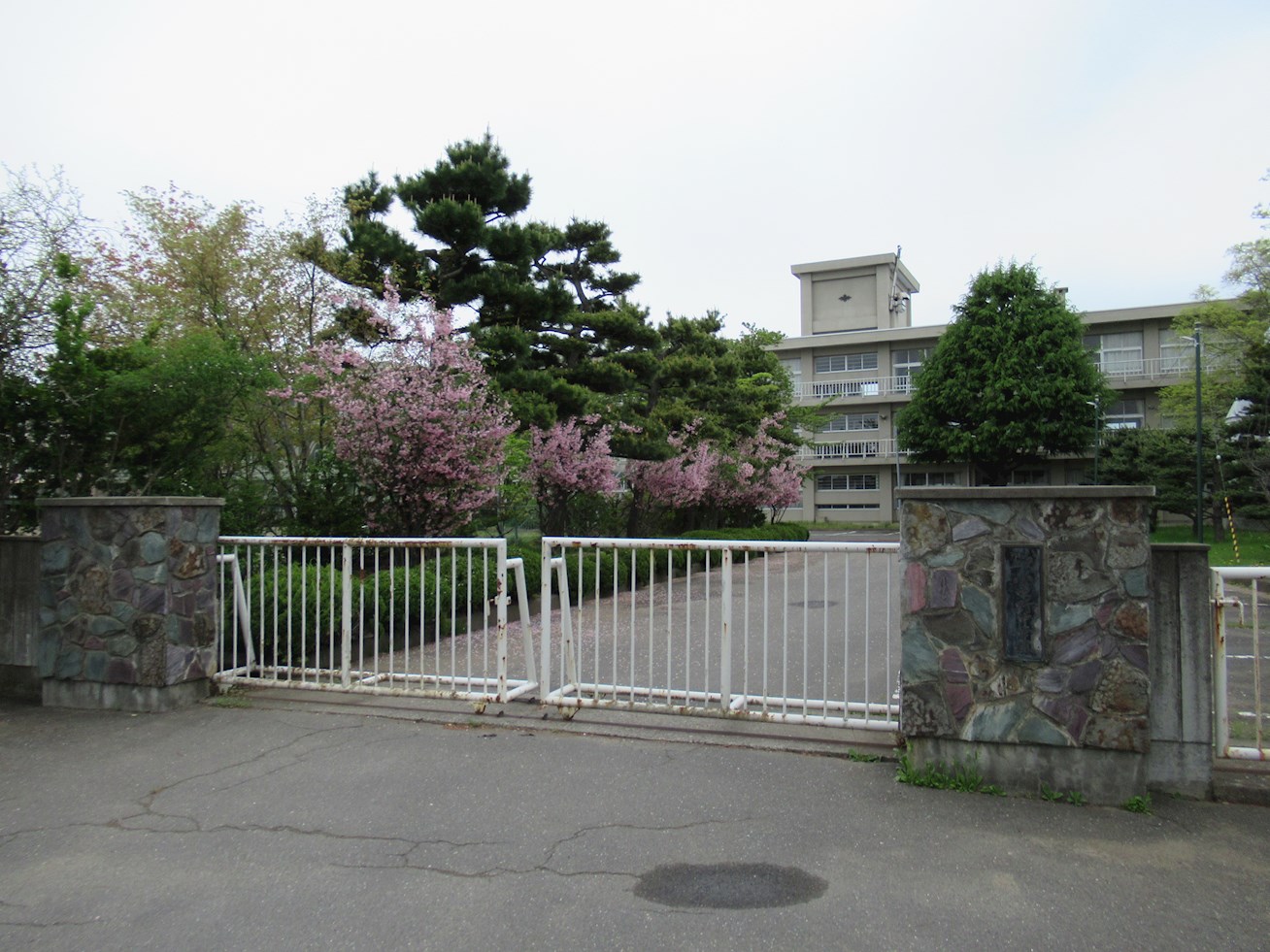 【建築条件付】八戸市青葉2丁目(No.2) 中学校