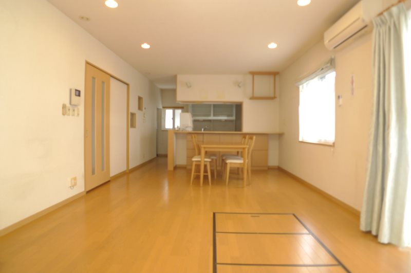 東黒石野2丁目 中古住宅 内観写真（リビング）