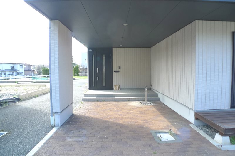 東黒石野2丁目 中古住宅 現地写真（駐車場）