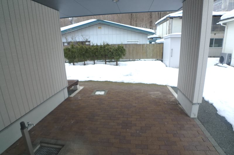 東黒石野2丁目 中古住宅 現地写真（駐車場）