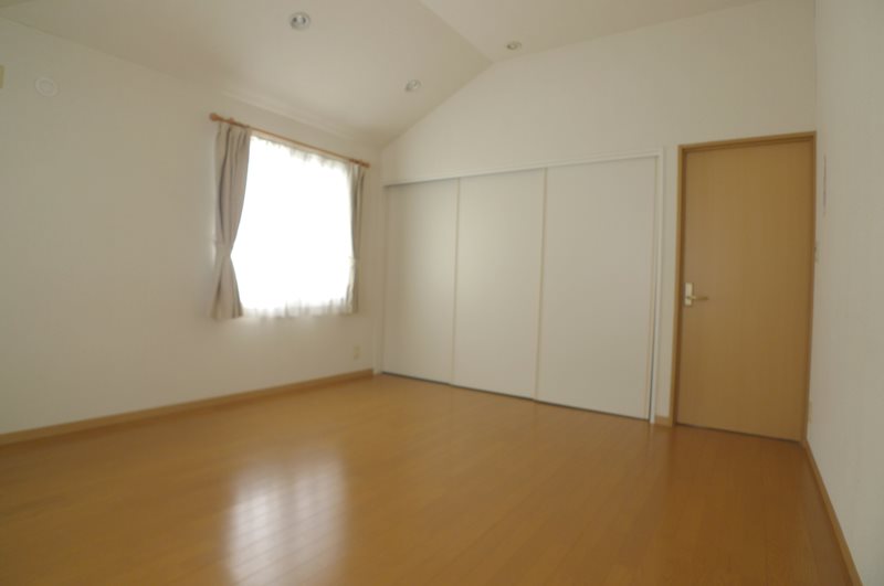 東黒石野2丁目 中古住宅 内観写真（リビング以外の居室）