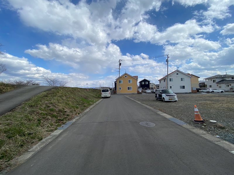 【ハシモトホーム】下太田下川原土地　No2 現地写真（前面道路含む現地写真）