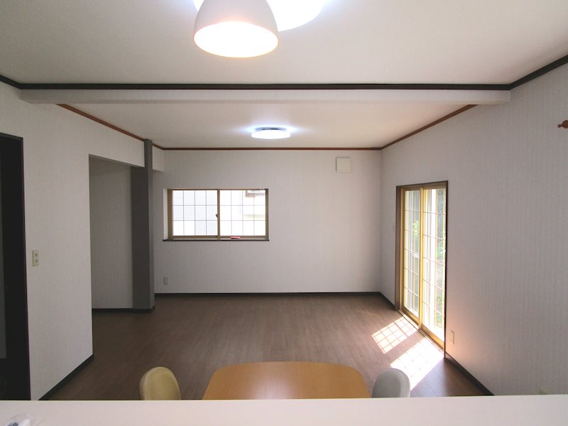 【八戸支店】八戸市白銀町字佐部長根_中古住宅 内観写真（リビング）