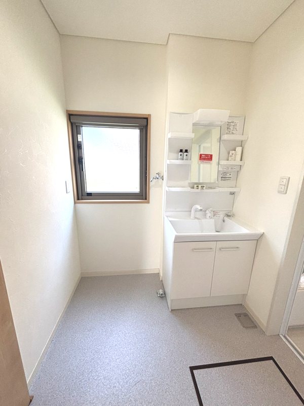 【ハシモトホームリフォーム済中古住宅】千刈１丁目中古住宅 内観写真（洗面台・洗面所）