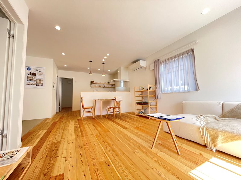 城東中央2丁目無垢フロアの平屋 内観写真（リビング）