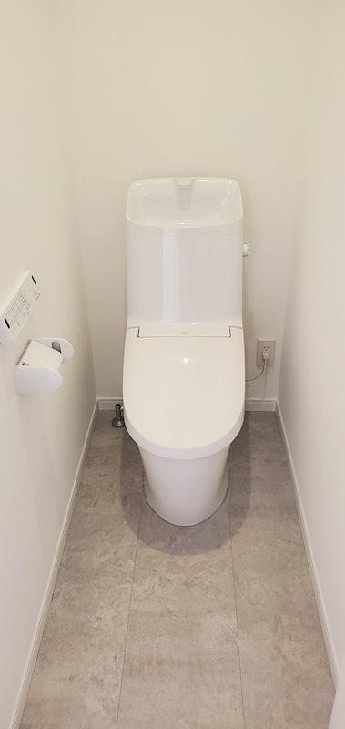 城東中央2丁目無垢フロアの平屋 内観写真（トイレ）