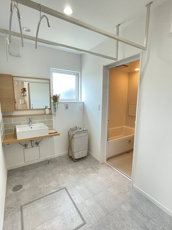 城東中央2丁目無垢フロアの平屋 内観写真（洗面台・洗面所）