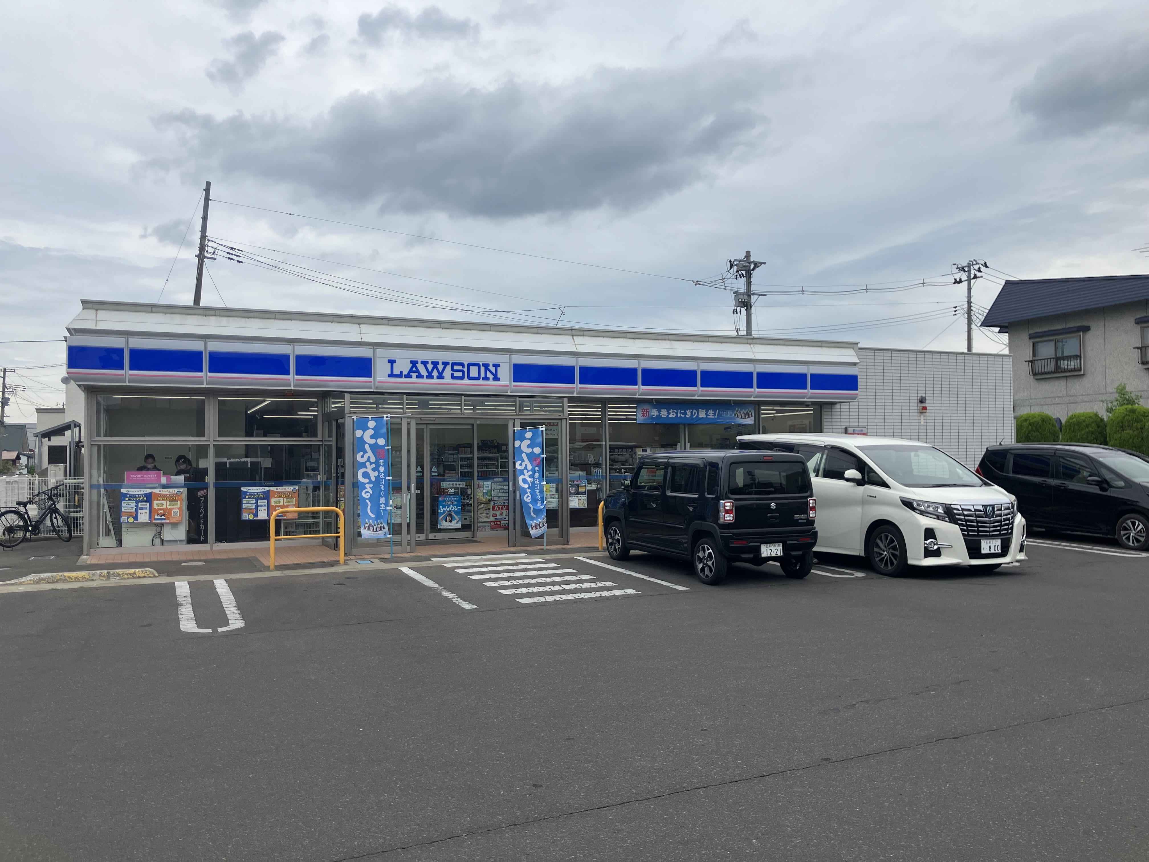 城東中央2丁目無垢フロアの平屋 コンビニ