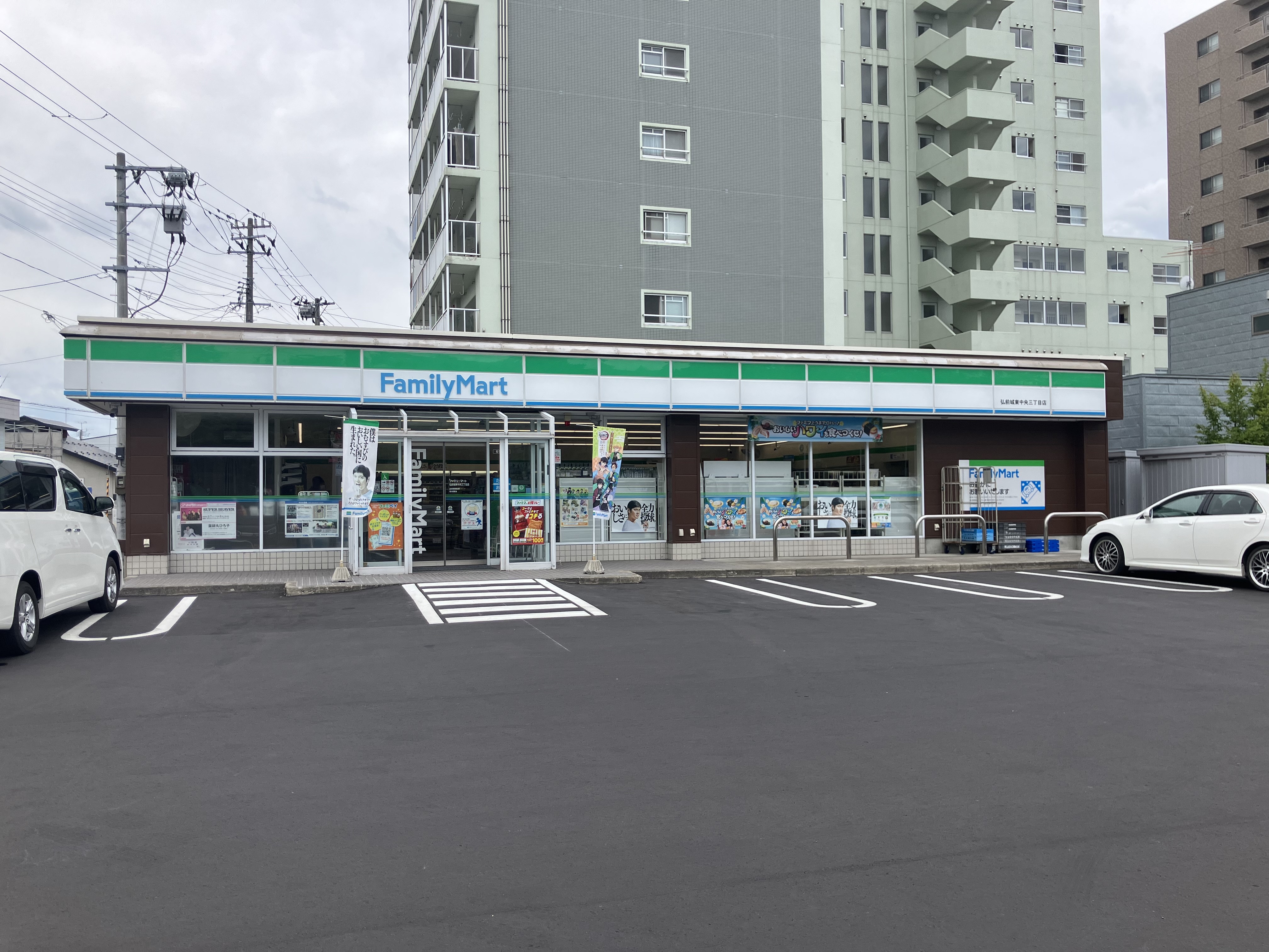 城東中央2丁目無垢フロアの平屋 コンビニ