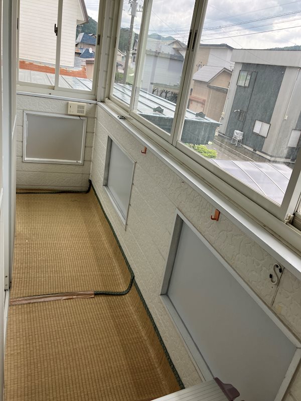 大館市池内字上野中古住宅 現地写真（バルコニー）