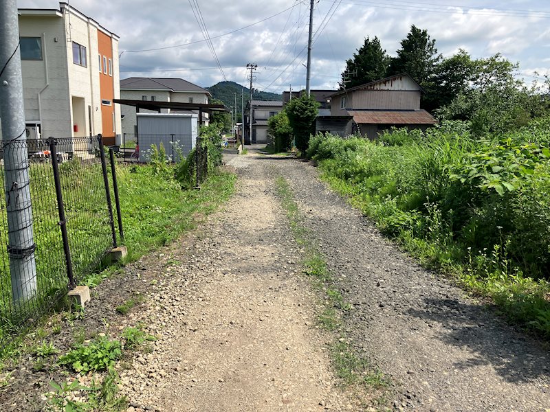 大館市上代野字上代野土地 現地写真（前面道路含む現地写真）