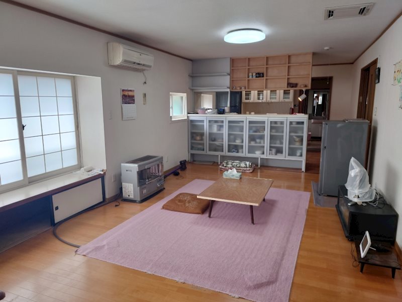 秋田市濁川字蟹子沢104-1【戸建】 内観写真（リビング）