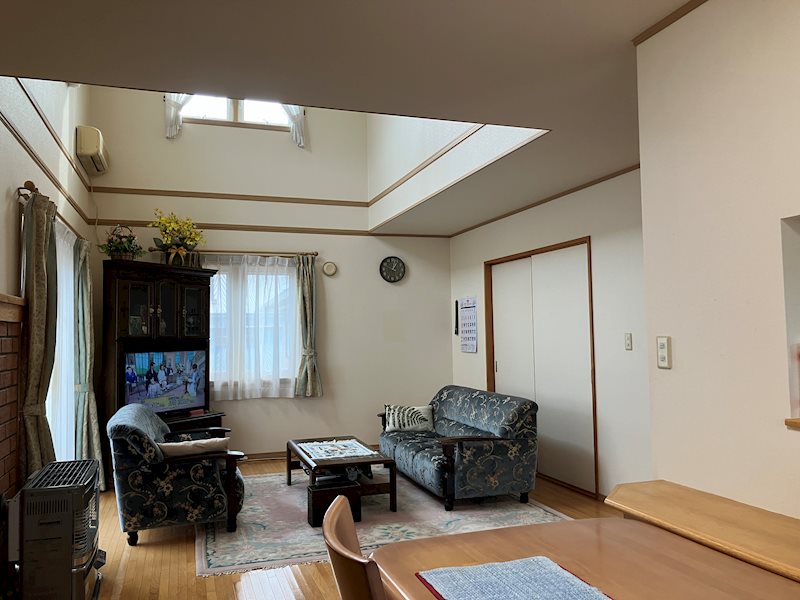 大館市外川原中岱中古 内観写真（リビング）