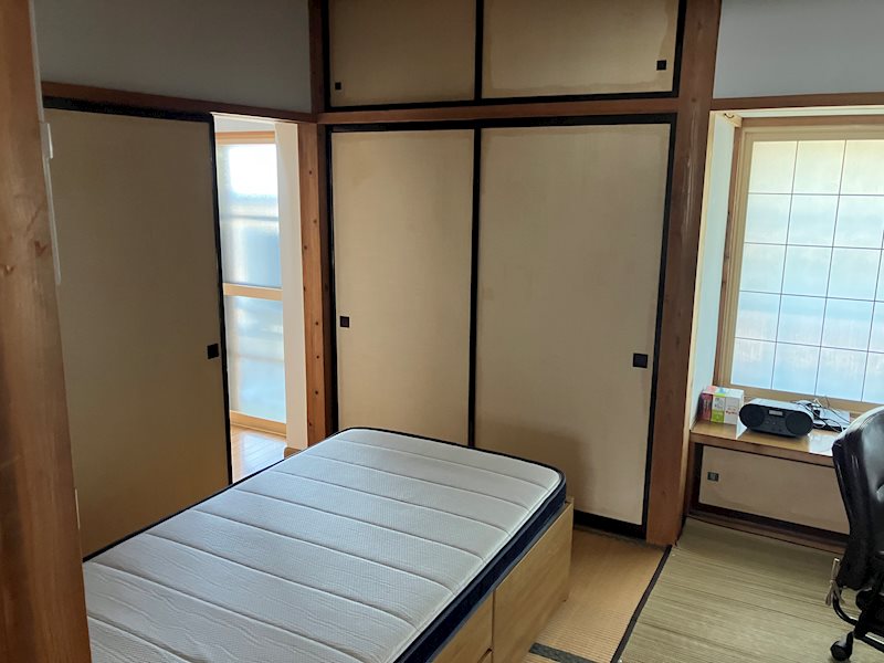 大仙市角間川字大浦町中古住宅 内観写真（リビング以外の居室）