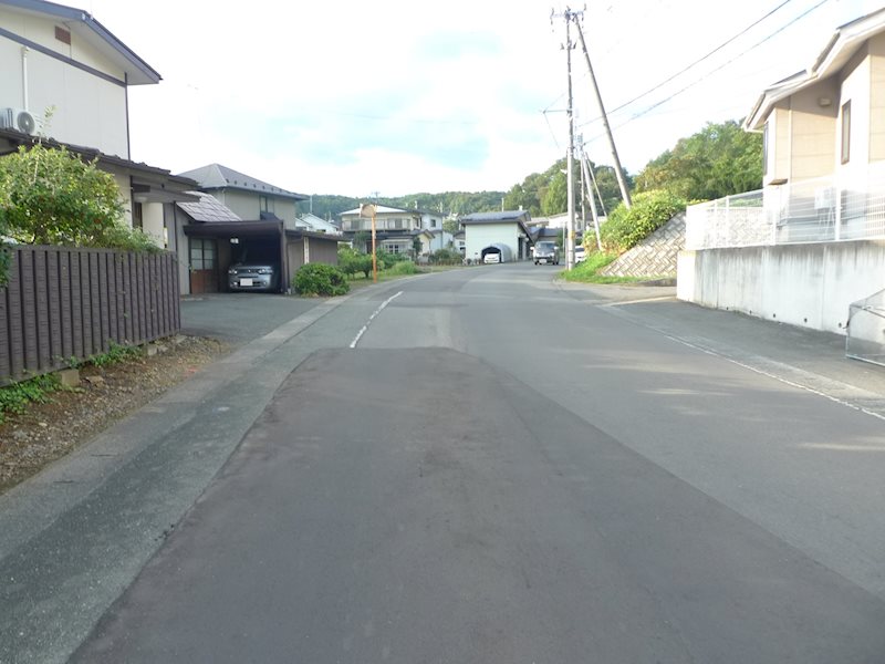 山岸6丁目 売地（B区画） 現地写真（前面道路含む現地写真）