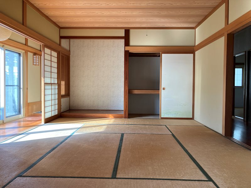 大館市東台四丁目60番4 内観写真（リビング以外の居室）
