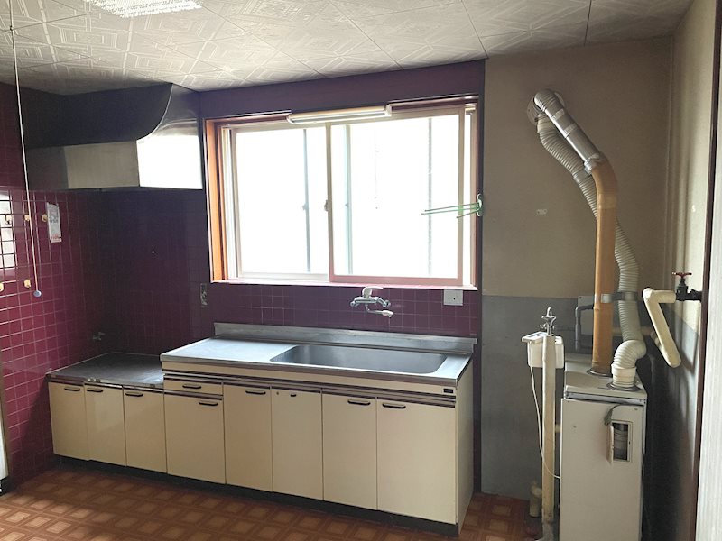 【ハシモトホーム】新城山田中古住宅 内観写真（キッチン）