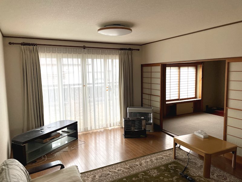 【ハシモトホーム】桜川２丁目中古住宅 内観写真（リビング以外の居室）