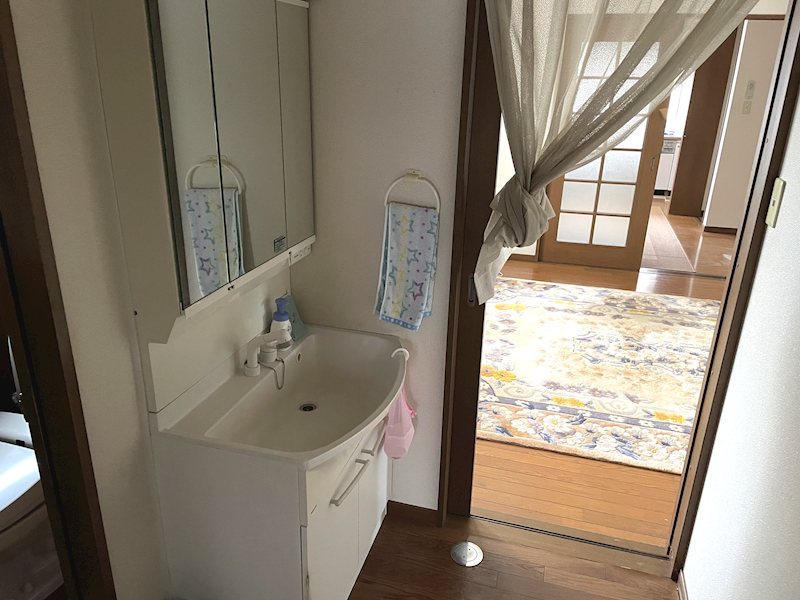【ハシモトホーム】桜川２丁目中古住宅 内観写真（洗面台・洗面所）