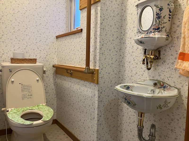 【ハシモトホーム】中央四丁目中古住宅 内観写真（トイレ）