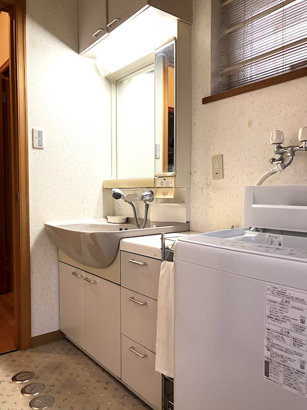 【ハシモトホーム】中央四丁目中古住宅 内観写真（洗面台・洗面所）