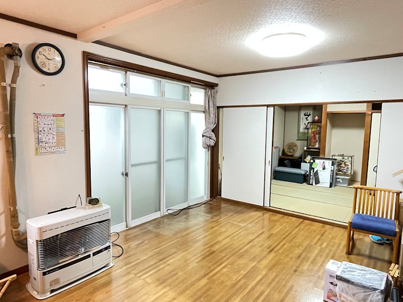 青森県弘前市大町２丁目2-15 内観写真（リビング）